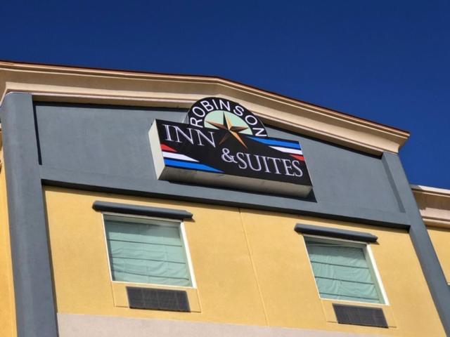 Robinson Inn And Suites מראה חיצוני תמונה